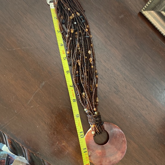 Large shell pendant beaded necklace. - Picture 8 of 9